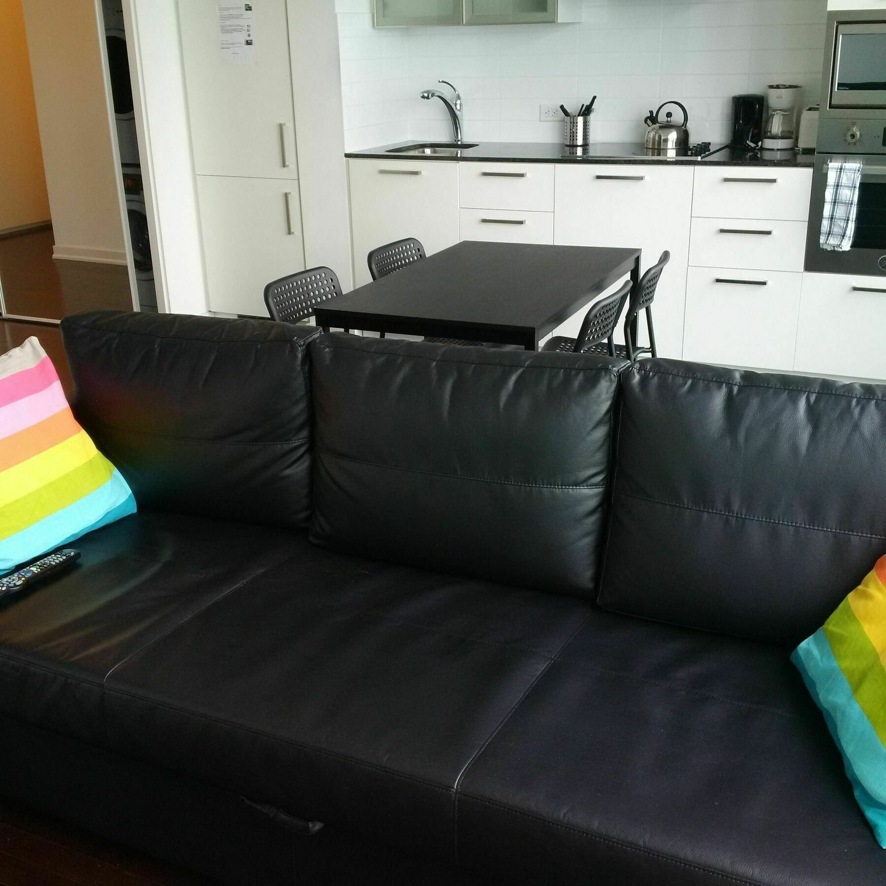 Trinity Suites - Condo On York Street تورونتو المظهر الخارجي الصورة